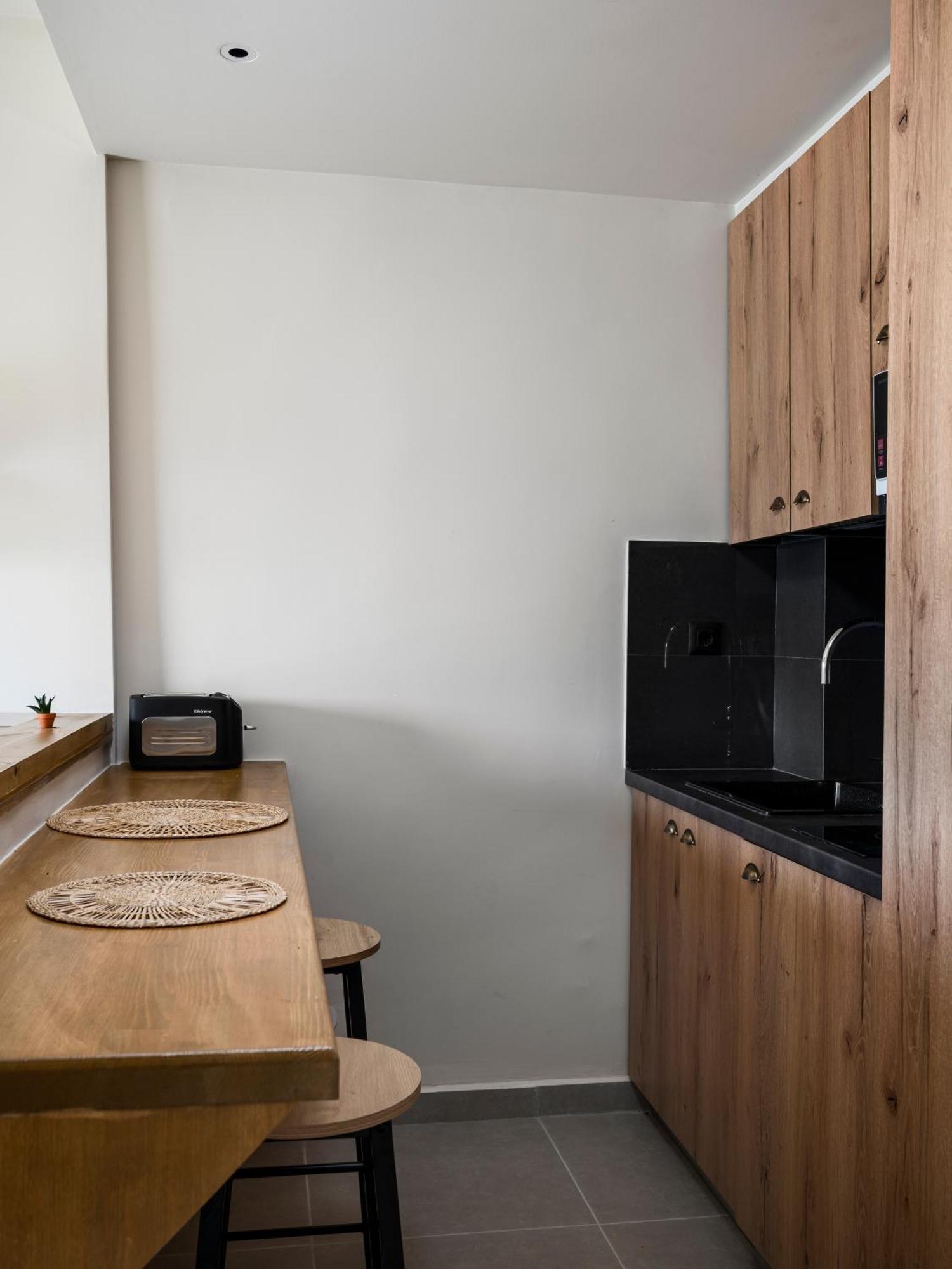 Loadstar Rooms & Suites كونتوكالي المظهر الخارجي الصورة